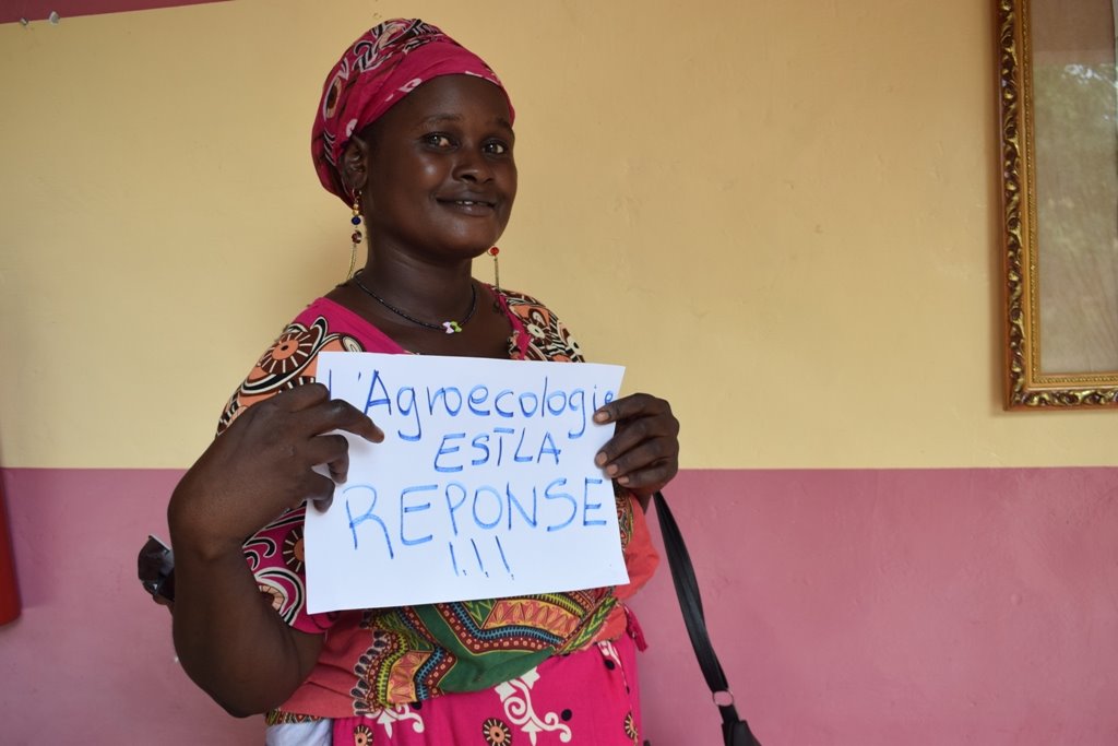 ActionaidSN's tweet photo. Rich countries must pay their debt to climate survivors….
Agroecology is the answer….
#ClimateStrike 
#ClimateJusticePeoplePower
#ClimateJustice
@Activistasen 
@activista 
@KKedougou 
#AmBeKoun
@COCOGEP1 
@AprofesK 
@CADDdjirnda 
@aprovag
@GRDR1 
#CCDF
#FYNW https://t.co/Bn9mO4iQb1