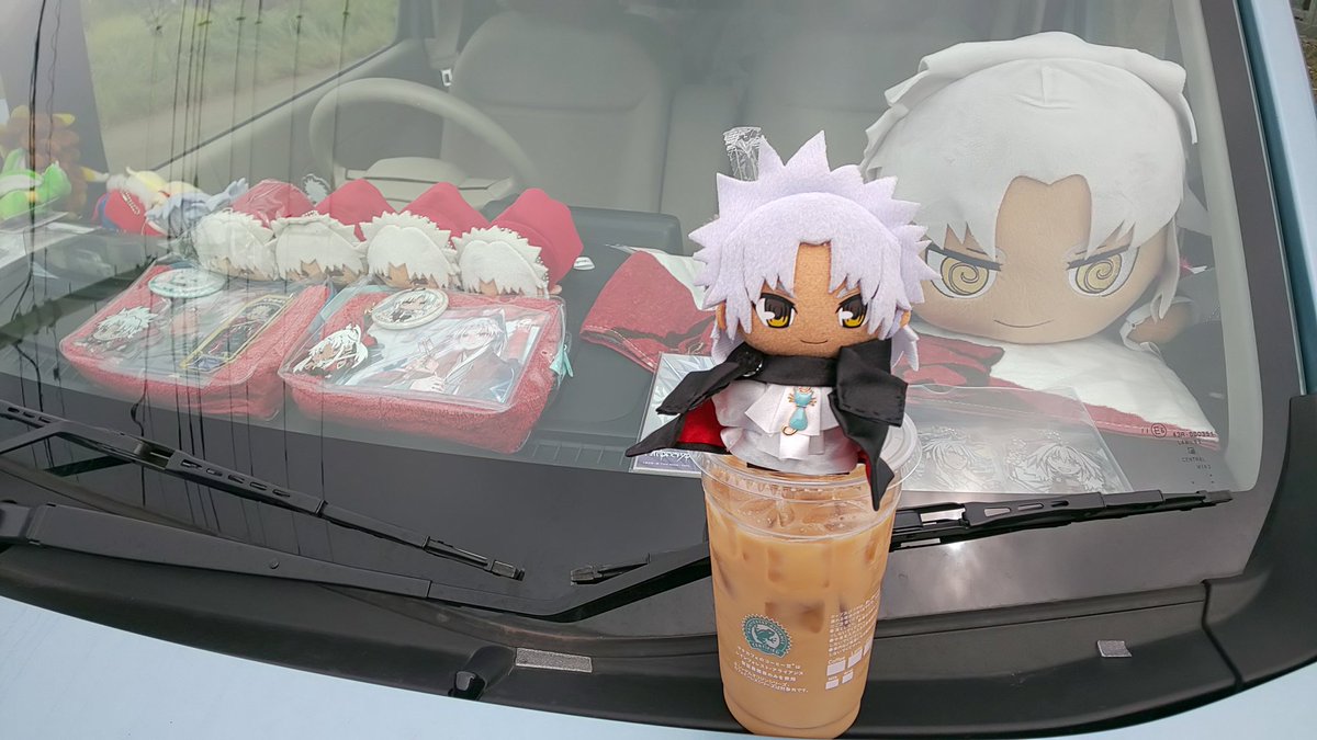 シロウ コトミネ 天草四郎 ぼたん Fateapocrypha Fate Apocrypha シロウ コトミネ 天草四郎時貞 天草四郎 Fgo ぬいぐるみ旅 ぬい撮り 最推し 私の天草四郎マイカーとシロぬいとローソンカフェシリーズのアイスミルクティー 無糖 ギガ