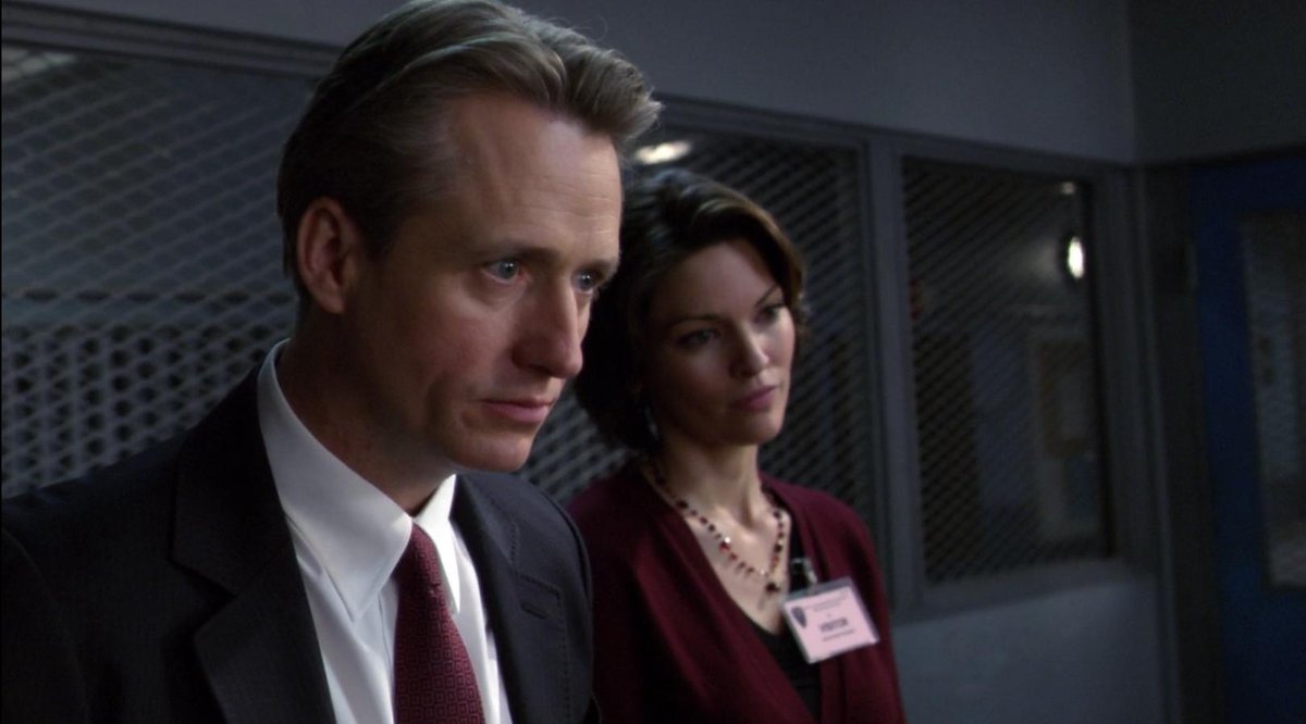 kath_cove's tweet photo. tie collection

#LawAndOrder Season19, ep.17 "Anchors Away" 
#MichaelCutter
#LinusRoache
カッター氏のネクタイいろいろ。
ルビローサさんのネックレスも素敵ですよね。 https://t.co/pDU6TzPVD5