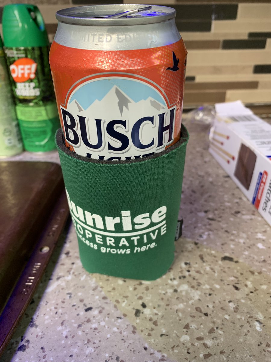 JeffDav00983037's tweet photo. Camping with family missing one Trey Davis #collegegraduate #cornbeer https://t.co/NAxVwyNY83