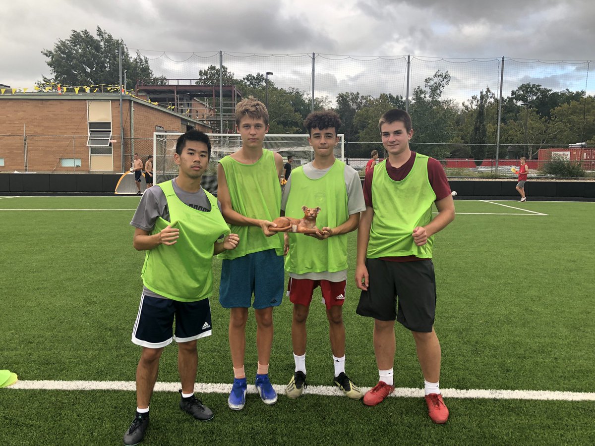 brandonsdaley's tweet photo. #FirstPlaceFriday in some rain today!
This weekβs Team GreenβοΈ took home the cat as winners of the First Touch / Passing challenge! π₯π¦
#JVAllStars https://t.co/H6Z7VZsJDG