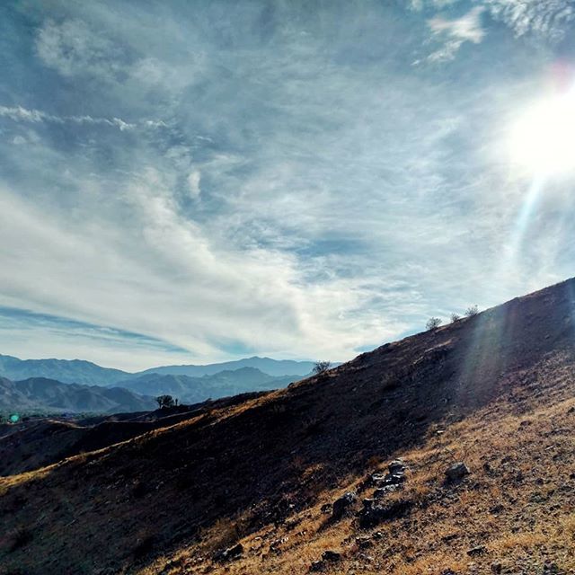 EveryAnth's tweet photo. I never expected to find beauty in the desert. I always thought it was like antimatter, but it definitely captured me when we lived in the Mojave area. So much more of the stories I'd learned from friends from the desert made sense once I experienced it.… https://t.co/7RY5pDDv9l https://t.co/4dBgpPlgiv