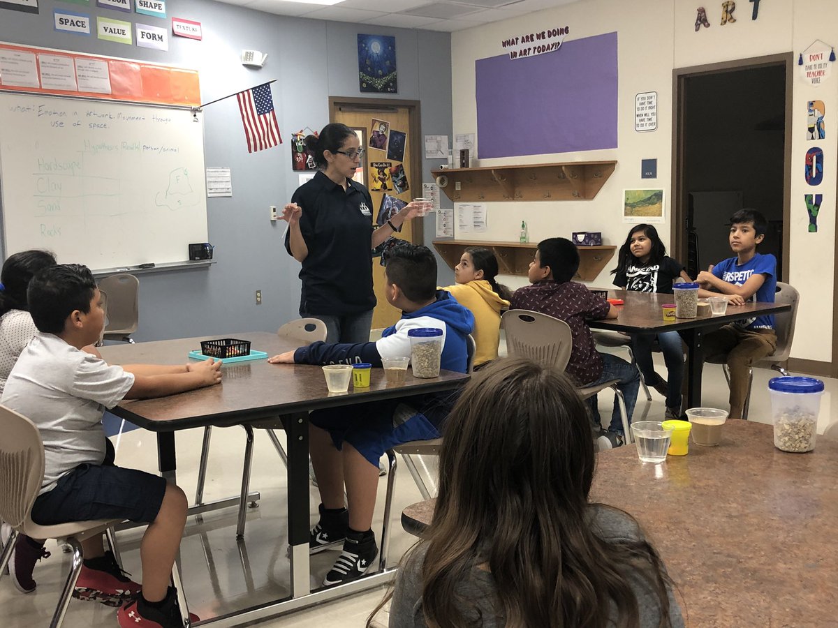 CruzClass's tweet photo. @DallasEEI The students had an amazing time today! Thank you for bringing your knowledge and providing a session full of fun! #waterconservationdallas #dallaseei #iamawatersaver https://t.co/xe3gR1tAAO