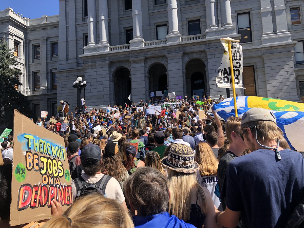 rimjhimster's tweet photo. #ClimateStrike #DenverClimateStrike A Wholesome human effort. https://t.co/CKd7Kyi5XK