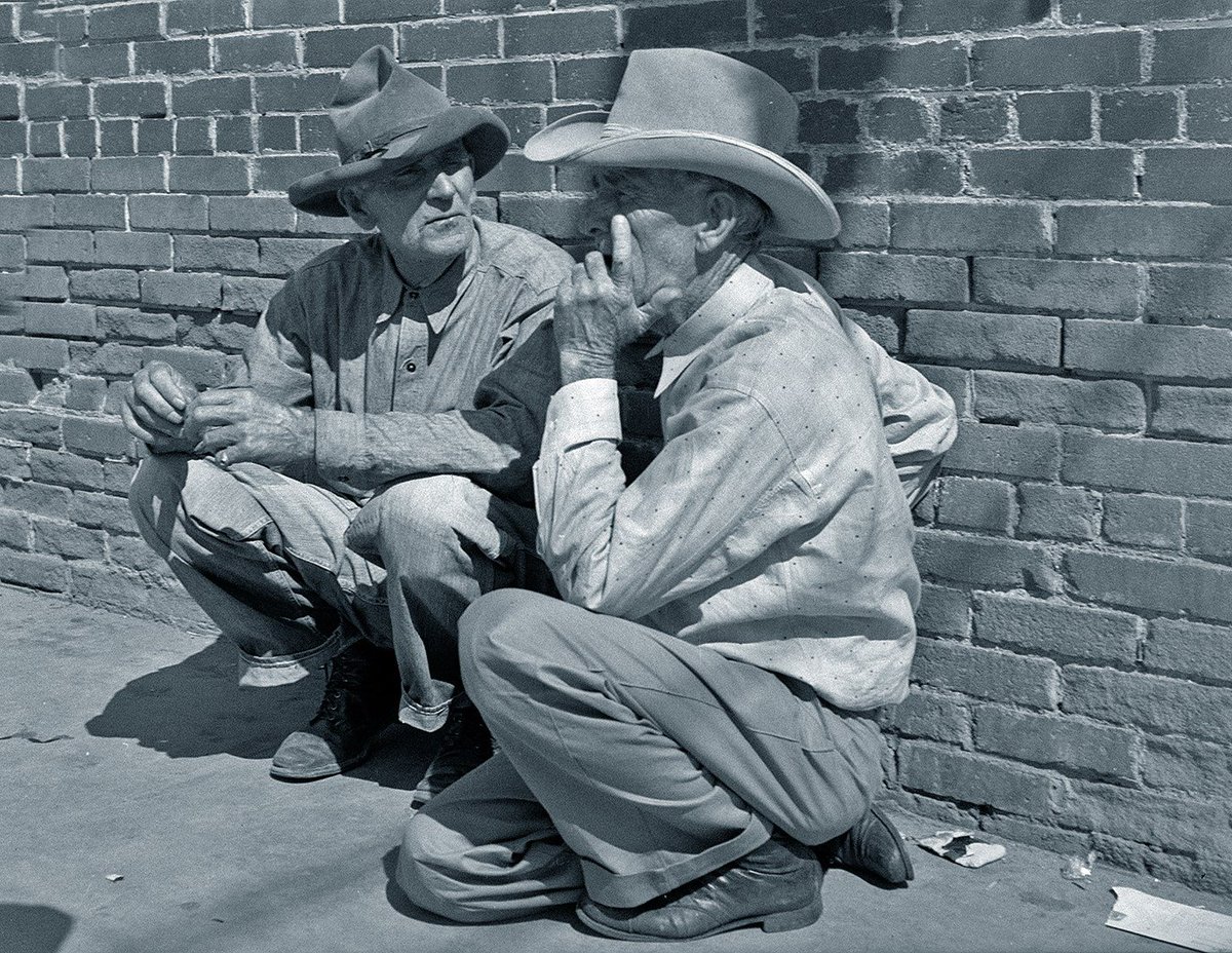 TracesofTexas's tweet photo. Farmers or ranchers in downtown Odessa, 1937.

This incredible photo was taken by Dorothea Lange. https://t.co/AaPoEsUtc7