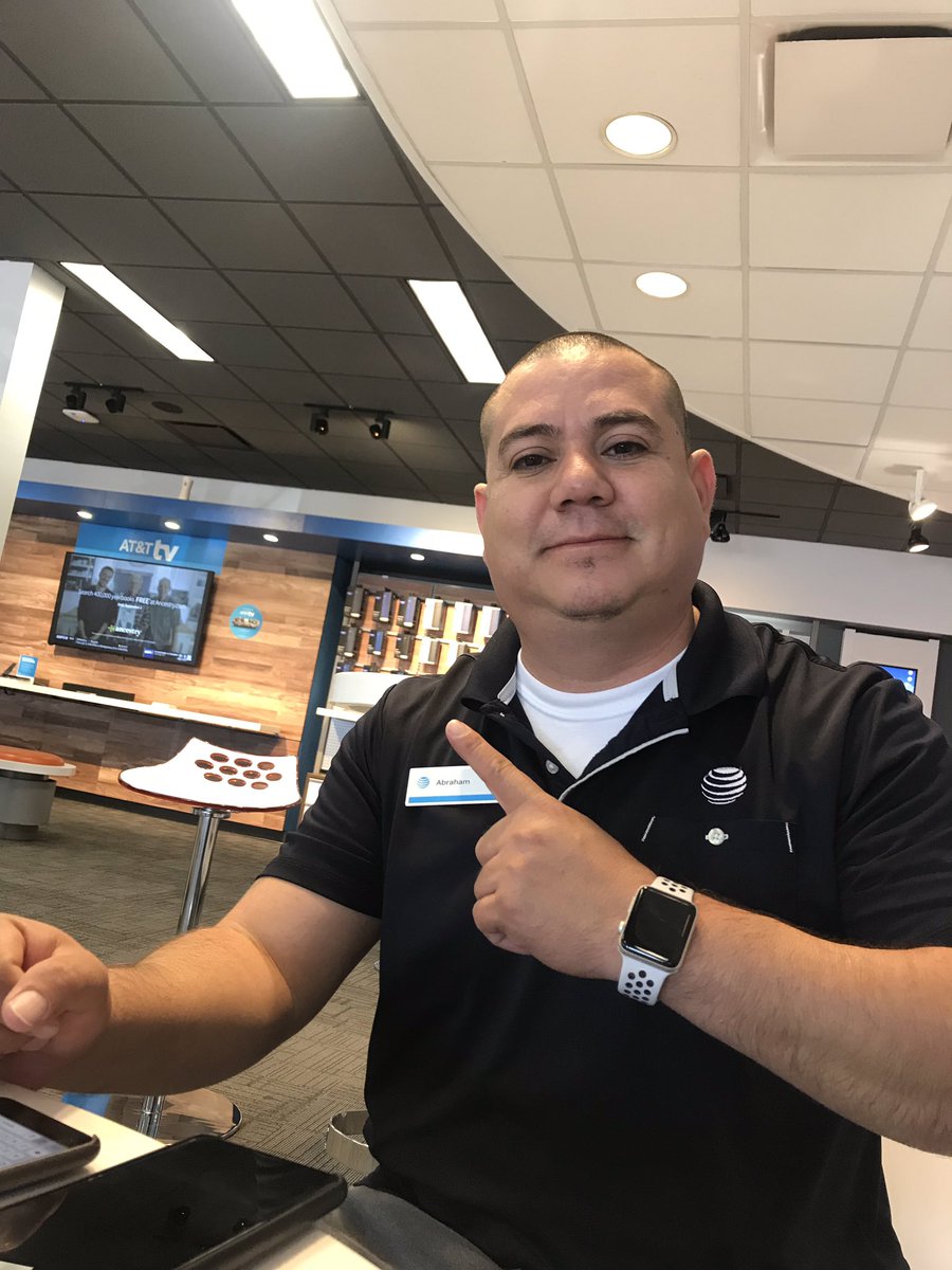 Vic_R_Delgado's tweet photo. I’m super proud to announce that the Montwood Mafia has another newly certified Business Expert!! @abraham16440236 thank you for your hard work! The Mafia is now 50% business certified!! #ntxfactory #besttexas #mafiaup https://t.co/6LGQCb7M81