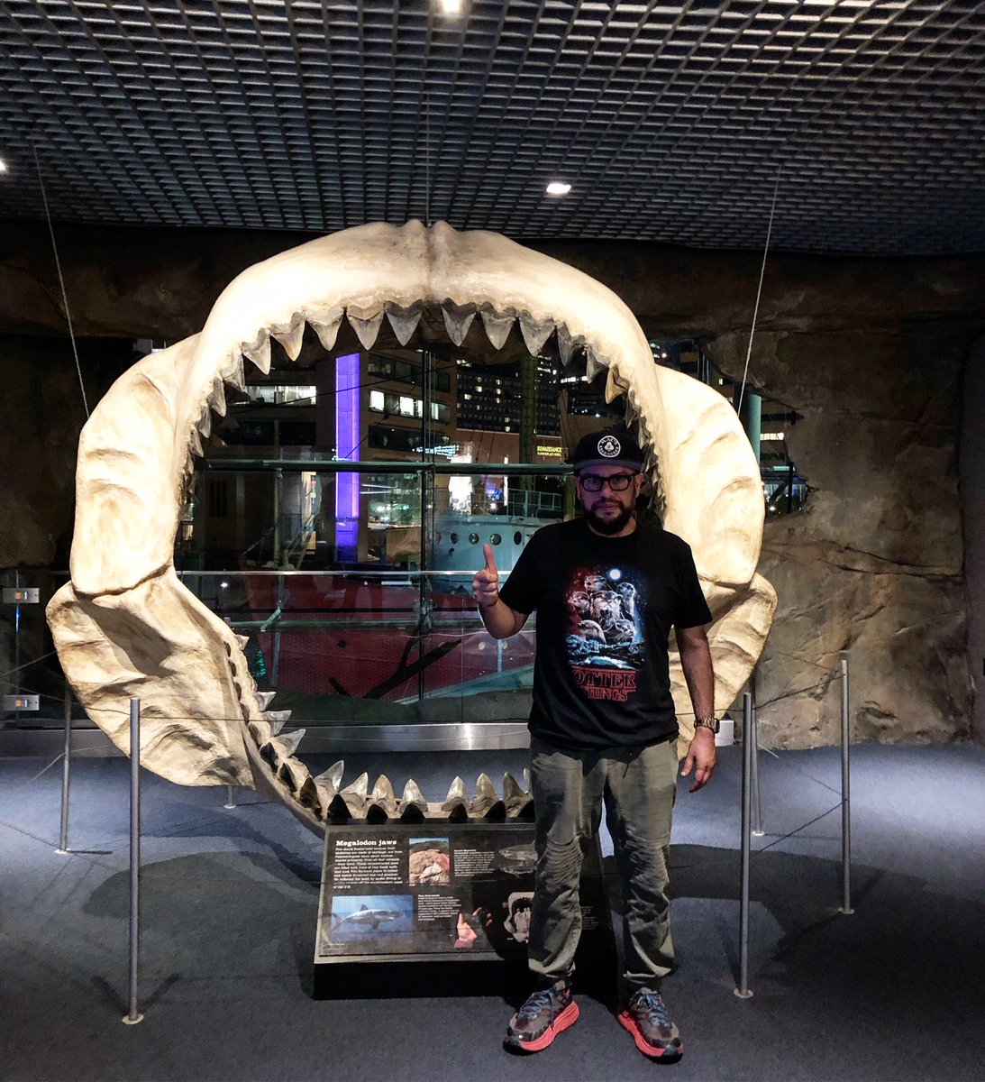 I’m at the aquarium trying to catch me a smart one. #ruizing #learningandshit #aquameng #sushi