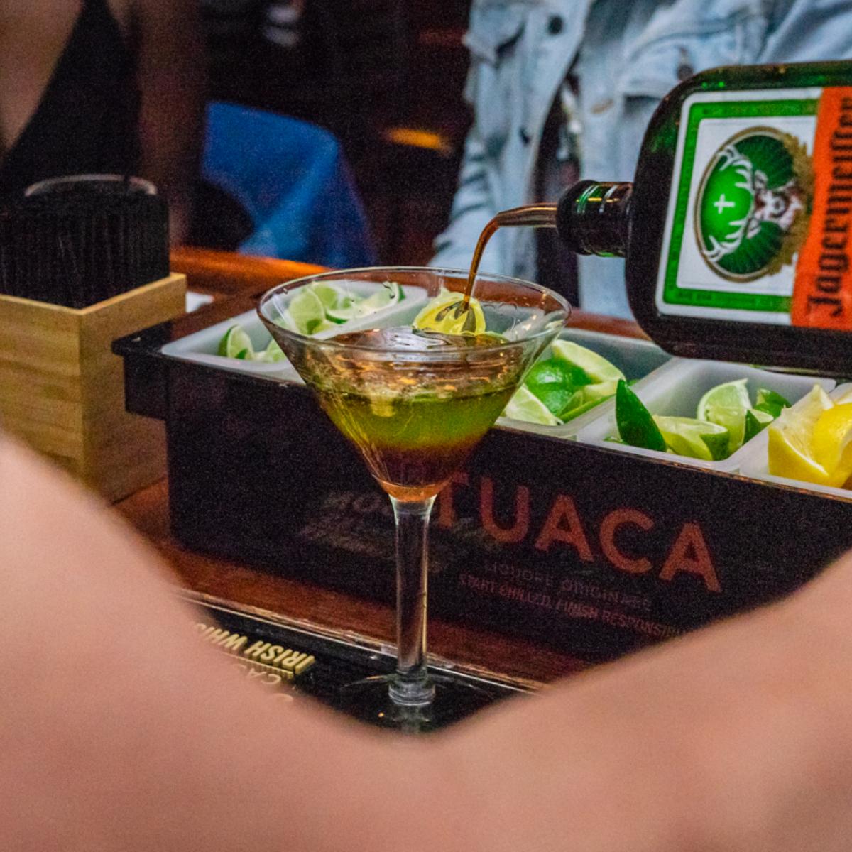 It's the weekend, you deserve to be drinking a cocktail that's as pretty as you.