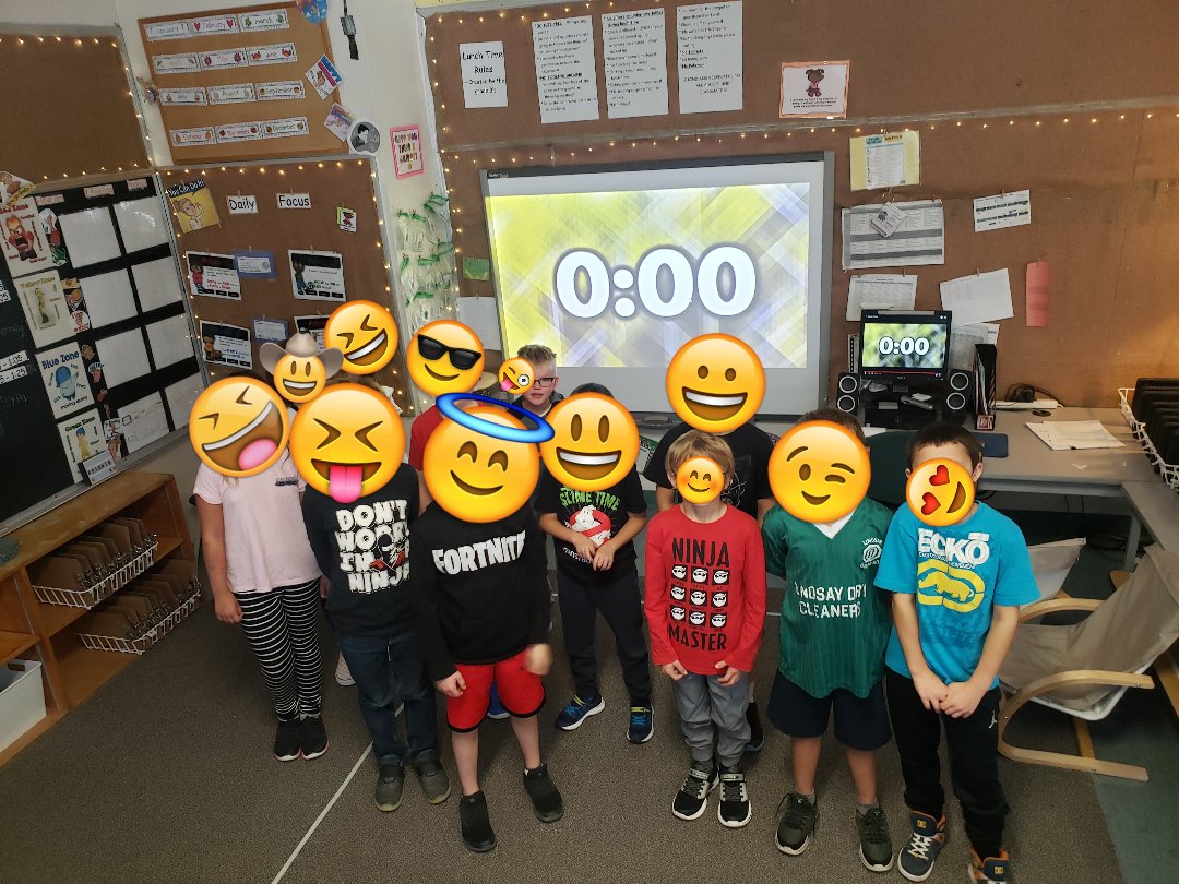 MrsVandeValk's tweet image. we worked on growing patterns and t-charts. 
We created a human growing pattern t-chart.  Girls stood on the figure side and boys were the attributes growing by one each time. This hands on learning activity had the kid laughing and asking great question. #tldsblearns #tldsbmath