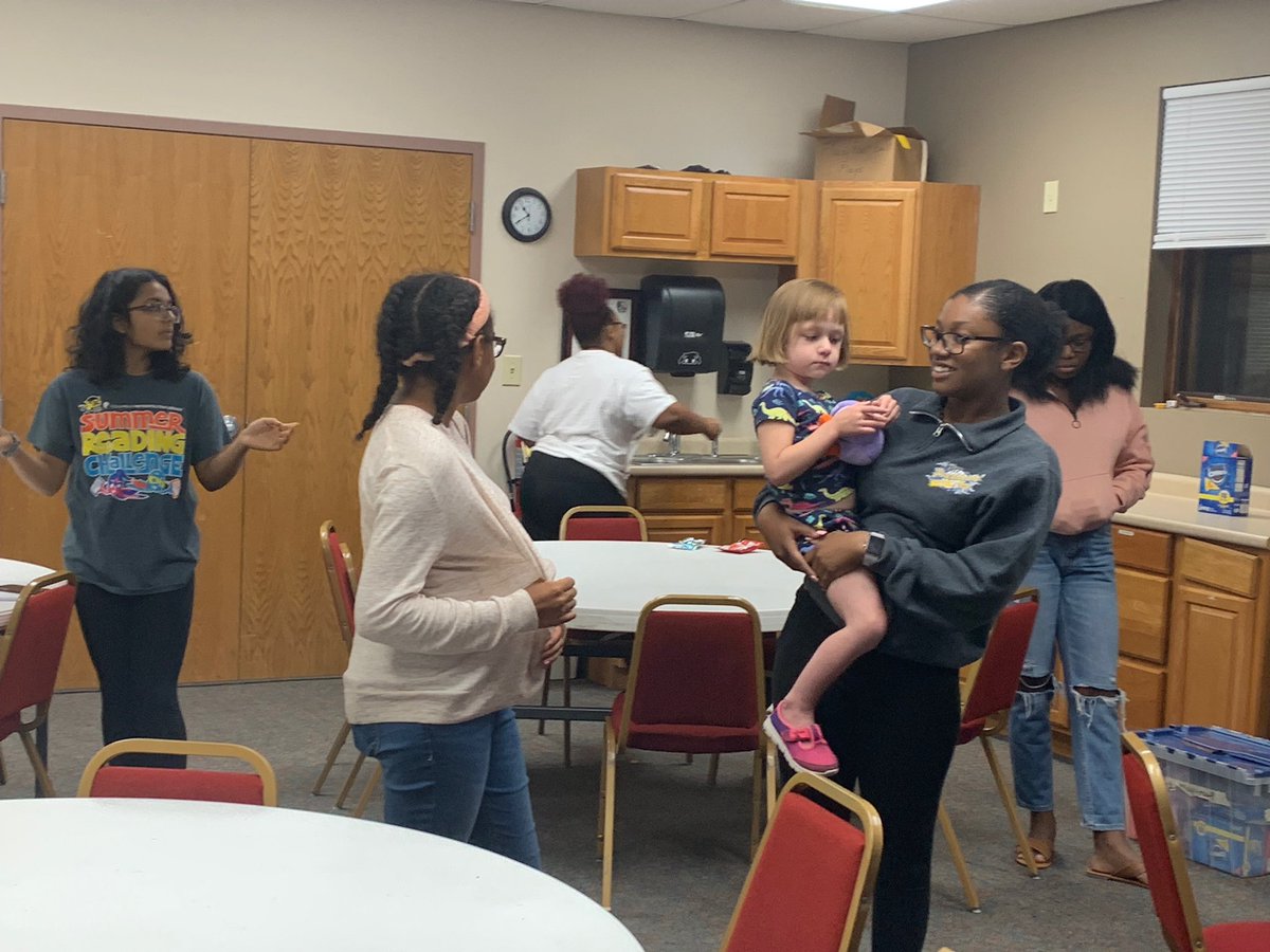 PHSN_KeyClub's tweet photo. Thanks you everyone who showed up to Autism play group.🧩🔑🗝 https://t.co/YMToLwYxL7