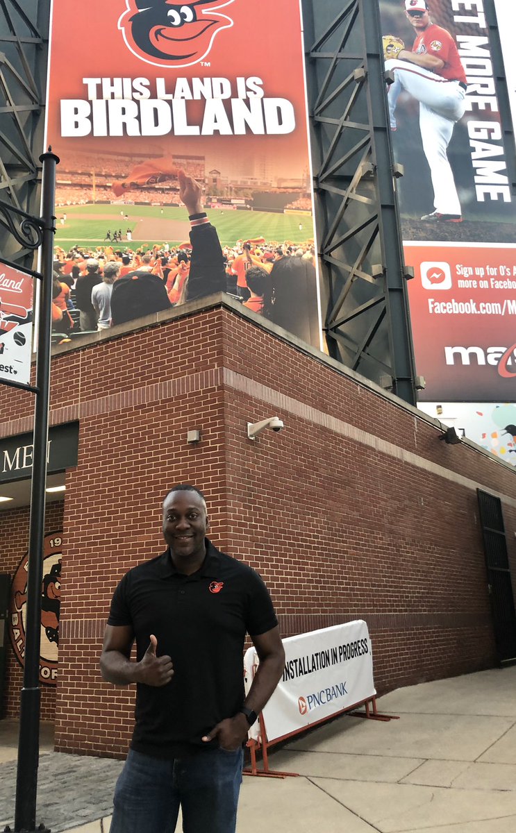HoCoGovExec's tweet photo. Itβs a beautiful night to support the @Orioles in Camden Yards during #HoCoNight #ThanksOsFans https://t.co/xLi6RDvZ5n