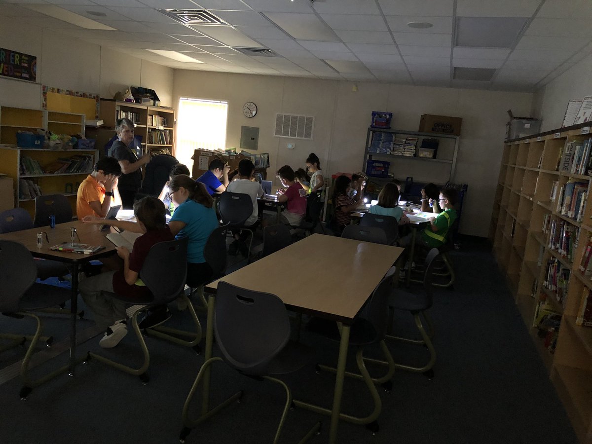 indrani_b's tweet photo. Flashlight Friday at the media today @MrsBerlatsky #FunFriday https://t.co/479wYpckKs