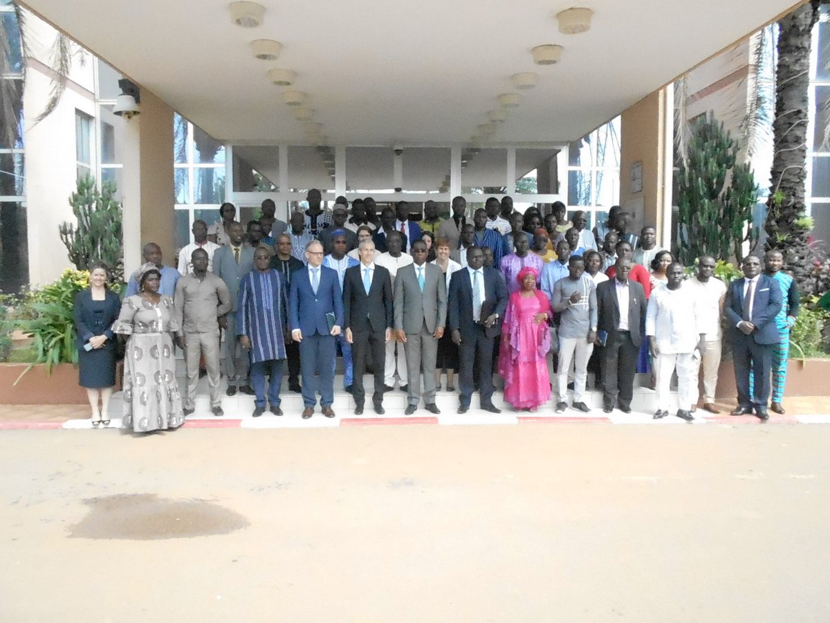 artisanal_gold's tweet photo. Projet #planetGold Burkina Faso : Pour l’élimination du traitement de l’or au mercure. Article de @Lefaso_net --> https://t.co/edUHOdpkhr @ANEEMAS4 @theGEF @UNIDO https://t.co/1jvUHyvbkU