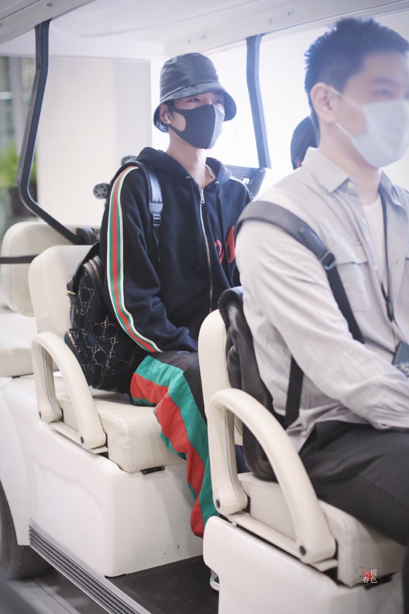 XiaoZhan1005_TH's tweet photo. 【190921】Welcome to Thailand🇹🇭

🥰👏

———
Cr. 战授春色·肖战

#WelcomeXiaoZhantoThailand 
#WelcomeTheUntamedtoThailand 
#XiaoZhan肖战 #XiaoZhan https://t.co/D45uRPpXlJ