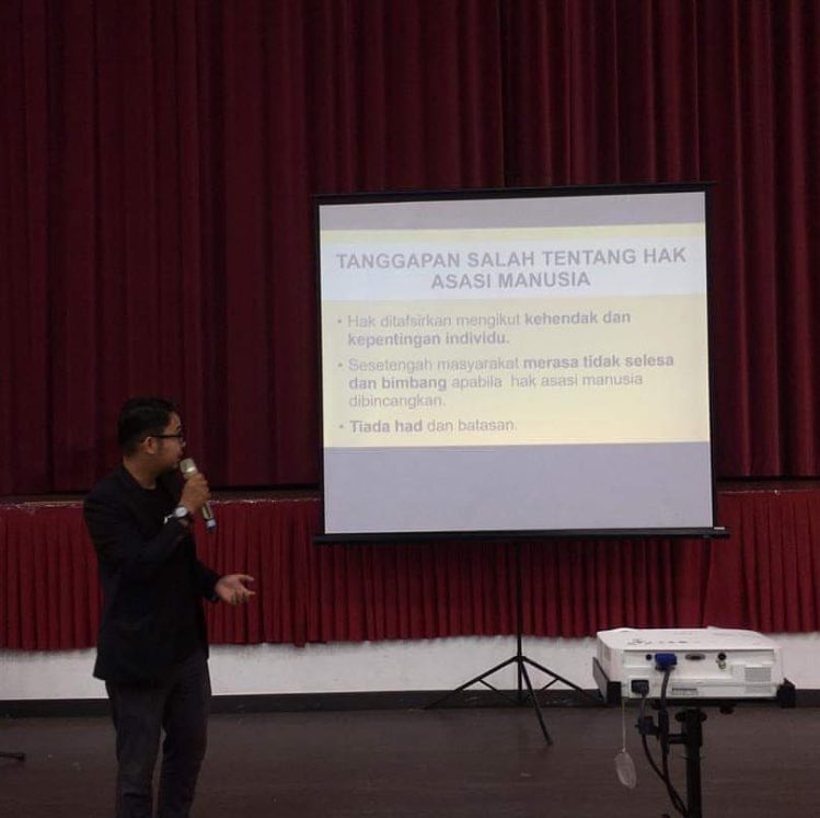 BSMM_UKM's tweet photo. [YOUTH 4 RIGHTS]

Anjuran : SUHAKAM &amp; BSMM
Tarikh : 19 September 2019
Masa : 8:30AM - 12:00PM
Tempat : Dewan Brunsfield, Ibu Pejabat Kebangsaan BSMM

#BSMMCUKM
#KADETBSMMCUKM
#TogetherForHumanity
#UKMpride
#UKMhebat https://t.co/MoipR3f4Qf