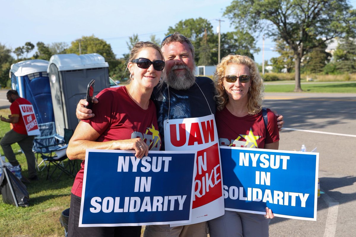 STA_Union's tweet image. Starpoint Teachers stand in solidarity with @UAW
 @nysut @NYSUTWNY #UAWStrike #UnionStrong