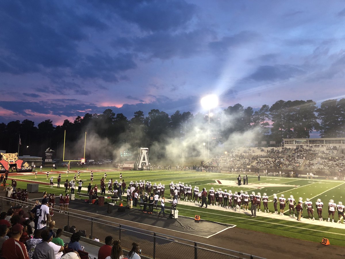 juliefrances61's tweet image. Friday night football Liberty Eylau Leopards vs. Altlanta Rabbits #NETexas