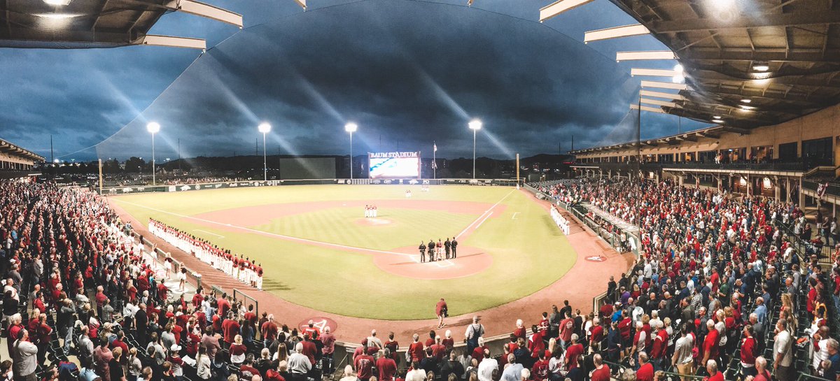 RazorbackBSB's tweet image. When we say “This is Baseball”,
t h i s  is what we’re talking about.
