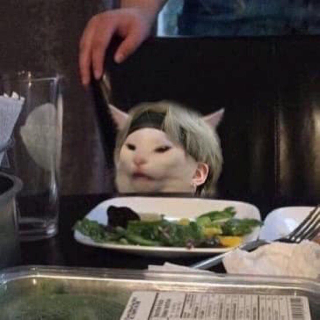 yoongibam9793's tweet photo. กี้หิวข้าวแร้ว !! #PCAs #TheMusicVideo #BoyWithLuv @BTS_twt https://t.co/UcAQkQyQxP