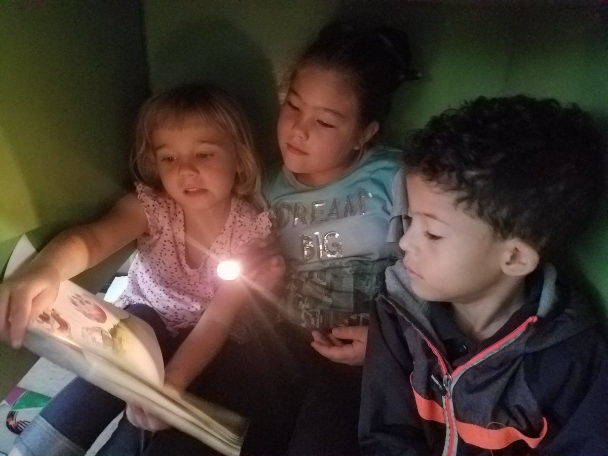 Practicing our Flashlight Friday station today! I love seeing students connect over a good book.  Thanks for taking pictures <a href="/khaleyclass/">Kristina Haley-Class</a>!! <a href="/BCPSHES/">Hawthorne Elementary</a> #hawthornehappy #growingtogether #eagerreaders #booksarecool