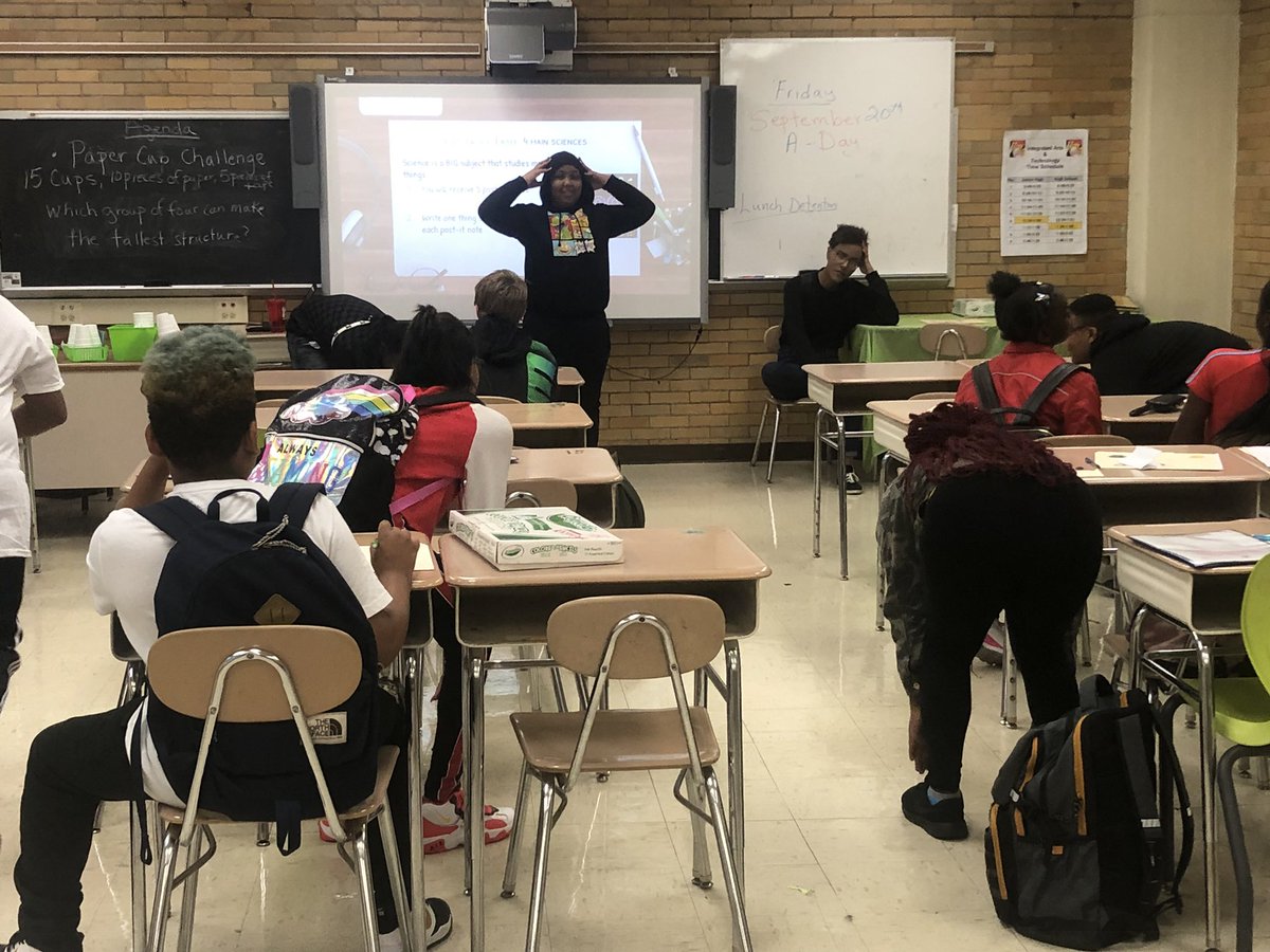 RCSDIAT's tweet photo. Students leading the class in science 7! #RCSDOneFamily #iathspride https://t.co/B1ylWZv3Lt