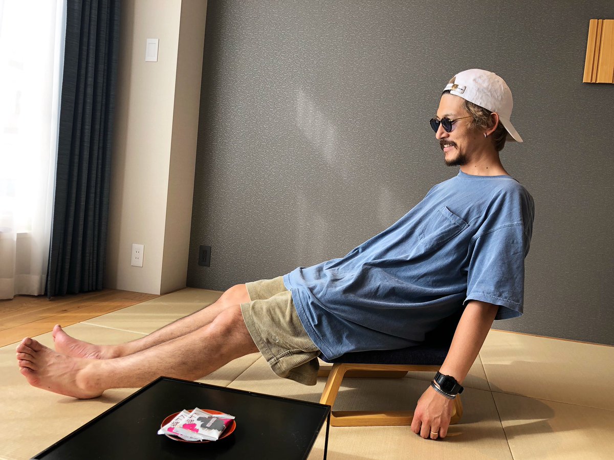 koyazibiyoushi's tweet photo. ［コヤジの今日の一言］

『数々の失敗を楽しく乗り越えたら、その先に成功ってあるんじゃね？』

なんつって😏

#コヤジ
#コヤジ美容師
#コヤジンチ 
#hstand
#エイチスタンド
#渋谷美容室
#クセ毛をもっと自由に自分らしく
#質感メンテからはじめる髪質メイク https://t.co/M63Q3MvipM