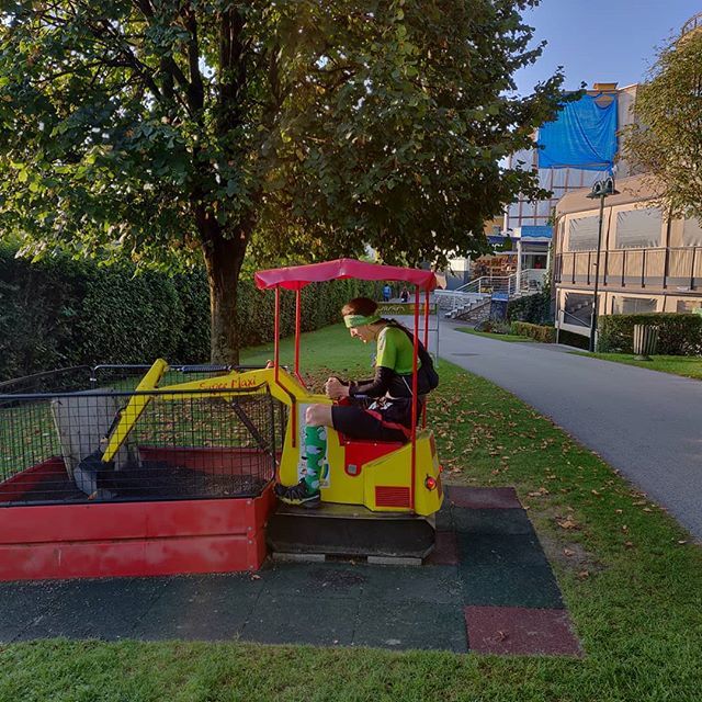 ViennaRunning's tweet photo. Noch hat der @redendentdecken Flausen im Kopf. Aber gleich kommt der #pyramidenkogel. #muhahaha #wsut2019 #wsut https://t.co/lNQNJyliCE https://t.co/ufLhUrh3RH