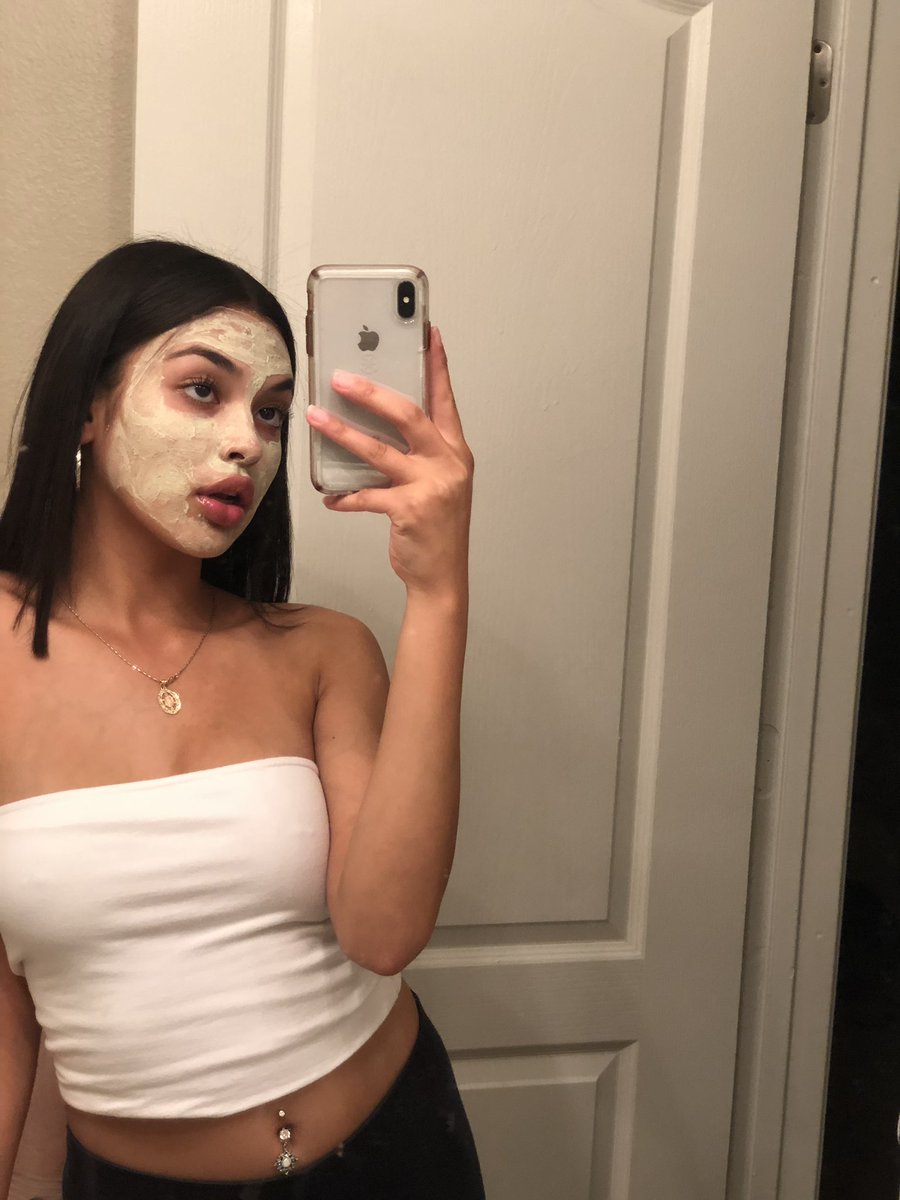 Not even in a face mask will u catch me slippin 🥵🤲🏼