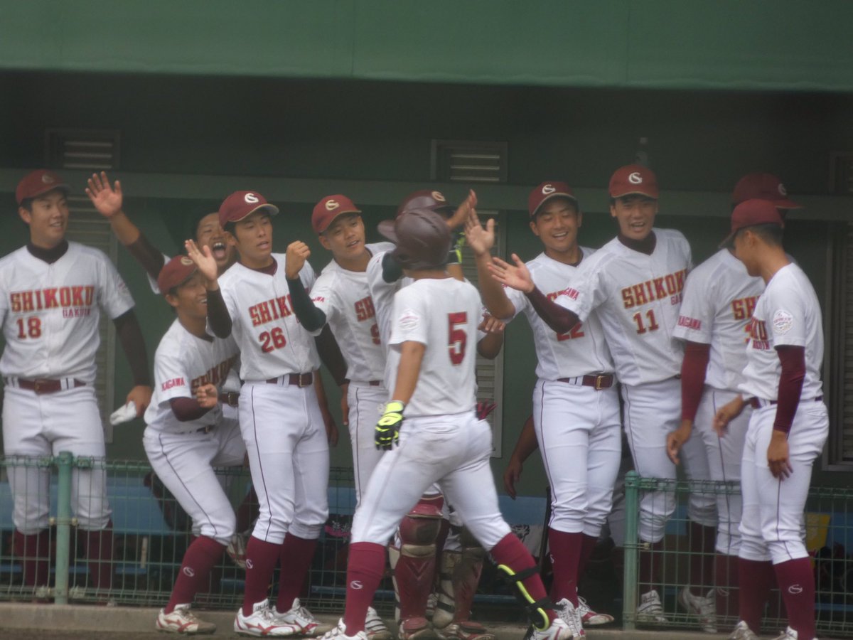 ট ইট র 四国学院大学硬式野球部 リーグ戦結果 秋季リーグ戦第5週1回戦 Vs高知工科大学 高工大 000 000 000 0 四学大 101 110 10 5 本塁打 山田倫1号ソロ 2年 四学大香川西 次戦 9 22 日 第5週2回戦 Vs高知工科大学 14 00 志度球場 T Co