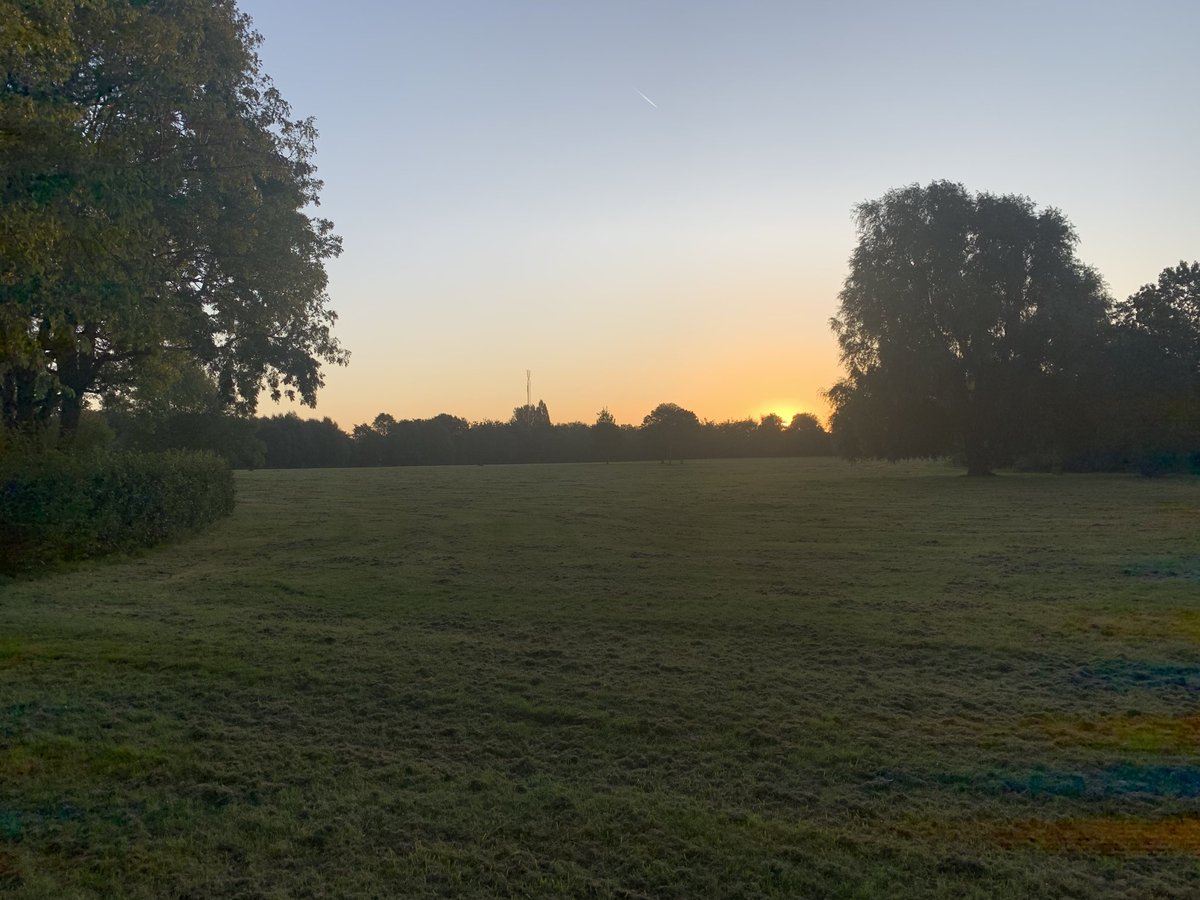dogfriendlymcr's tweet photo. Night fades #lovelevenshulme https://t.co/ofr7DAvLES