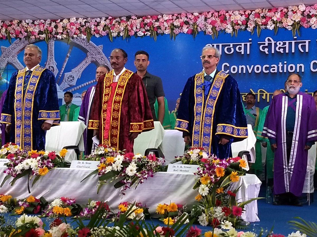 TheHemantRout's tweet photo. Chairman of @isro Dr K Sivan arrives at venue to address 8th convocation of @iitbbs. #Odisha #IITBBS #ConvocationAddress @NewIndianXpress https://t.co/uYj2yPZ25q