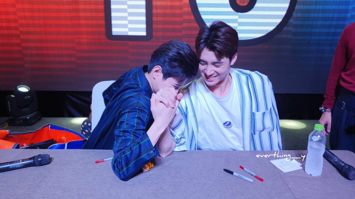 everthing_y's tweet photo. ขอรูปงัดข้อกันหน่อย ทำไมออกมาหวานๆยังงิ งงมากแม่ #MeanPlanfanmeetinginVietnam https://t.co/CcQt7nkK7v