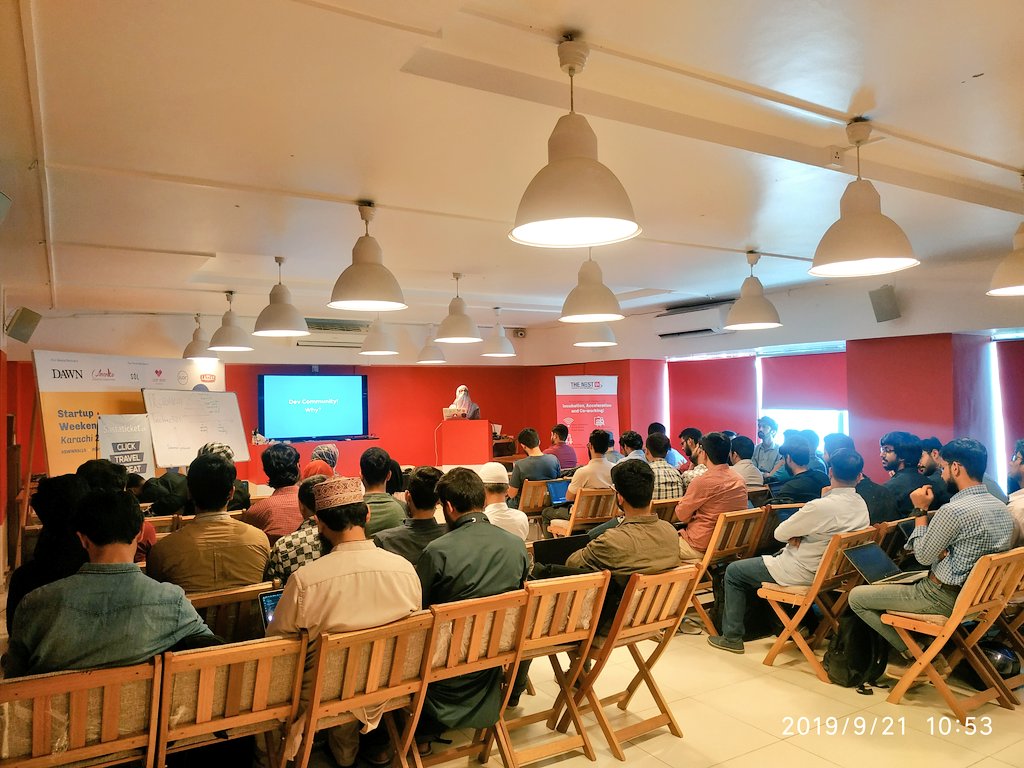 Woman behind the idea <a href="/TaleyaMirza/">Talia (Taley'a Mirza) 🇵🇰 🇩🇪</a> introducing <a href="/ReactKHI/">ReactKHI</a> and importance of dev community
She says start with smaller contributions but do it.
We get a lot from community we need to give back too 🙂

#reactkhi #recurship #javascript #sastaticketpk #fusionXworkshop