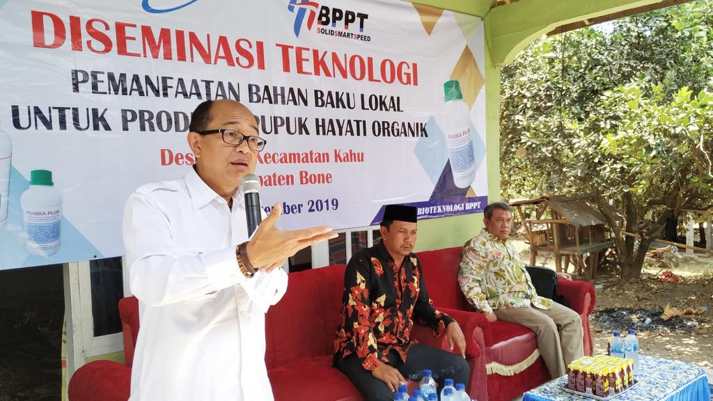BPPT_RI's tweet photo. BPPT laksanakan salah satu dari #7PeranBPPT, yakni #DiseminasiTeknologi pemanfaatan bahan baku lokal untuk produksi pupuk hayati organik (PHO) di Desa Biru, Kec. Kahu, Kab. Bone, Sulsel. (20/09)
#BPPTSolidSmartSpeed https://t.co/5L7vV8CAjJ