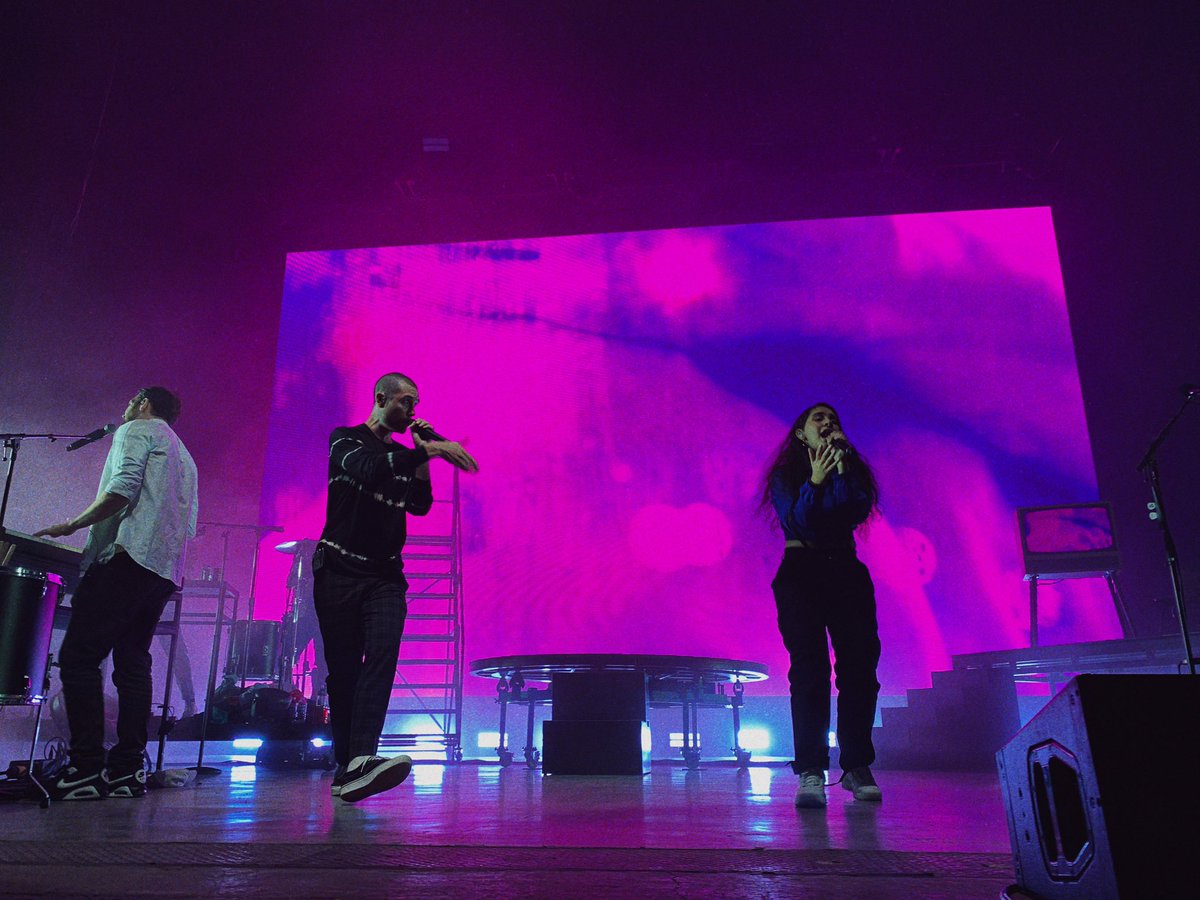 alessiacara's tweet photo. Thank you Bastille for having me tonight @bastilledan 🖤🖤🖤 https://t.co/LUbmEWax28