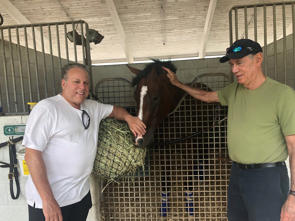 teresataylorpro's tweet photo. Keep an eye on up & coming horse 🐎 #ShiftyShe Our dear friend #ChrisPallas Bred her- we just went to the stables to see her several weeks ago ! #ShiftyShe She ran a race TODAY and won by 7 Lengths @GulfstreamPark https://t.co/0SRKgWj2SW
