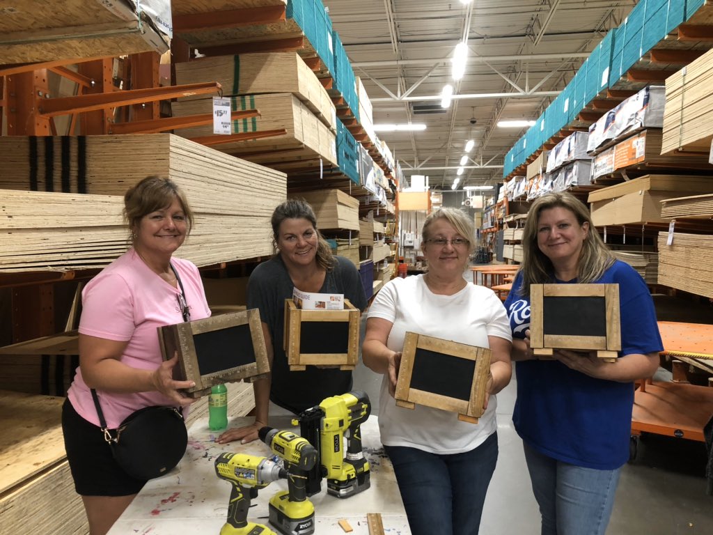 DepotWorkshops's tweet photo. Wonderful evening with 25 awesome DIH’ers. Lots of creativity and fun. Thank you Ladies for a great evening @DepotWorkshops @AshleyWhipple07 @CaitlinNerison @HinckJ @jonathanamel @JeffreyFarson @HinckJ @dsm_ian https://t.co/CUAhQcyyFU