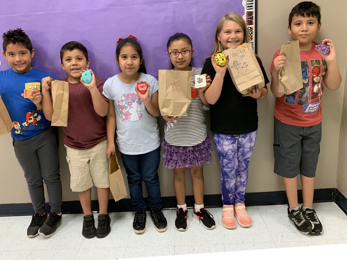 pspruiell's tweet photo. We literally ROCKED our school this week with painted rocks. My classes painted, then hid their rocks around campus for other students to find. #BeBold #zundy #iamWFISD #goodybagforthewinners https://t.co/8AI6Y16Dgo