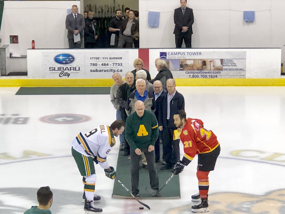 UAlbertaCSJ's tweet photo. Et les célébrations continuent...avec @sergelajoie1 Jane Kolodnicki et Sean Chursinoff @BearsandPandas  @UAlberta #UAlbertaAW #fairedegrandeschoses #goldenbears #ucalgarydinos @Doyen_CSJ @karine_plouffe @ThomasPomerleau https://t.co/DyBegONanG