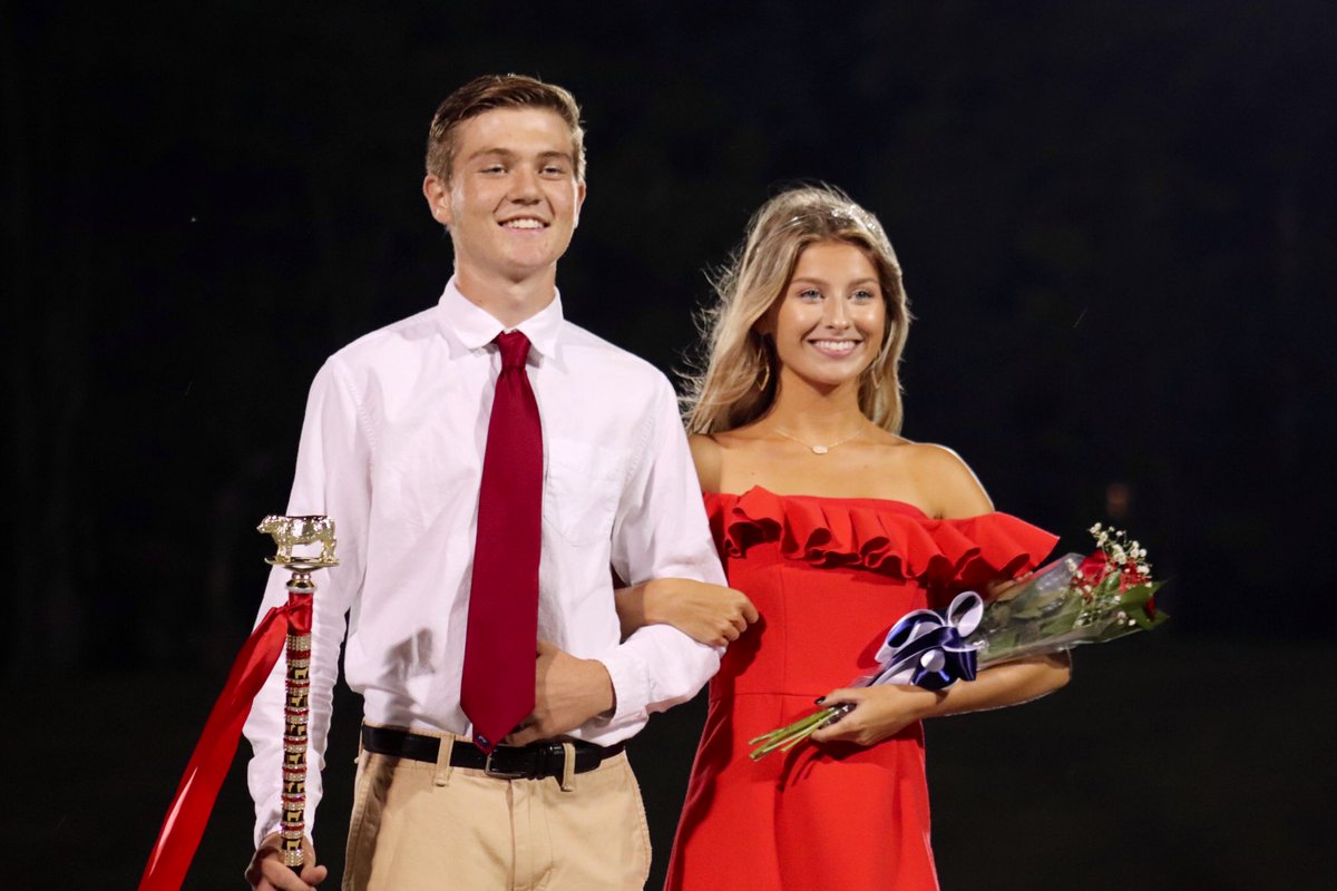 StDominicHS's tweet photo. Congratulations to our 2019 Homecoming Court! (3/3) #SDHSSpiritWeek https://t.co/Lbb7cygKxQ