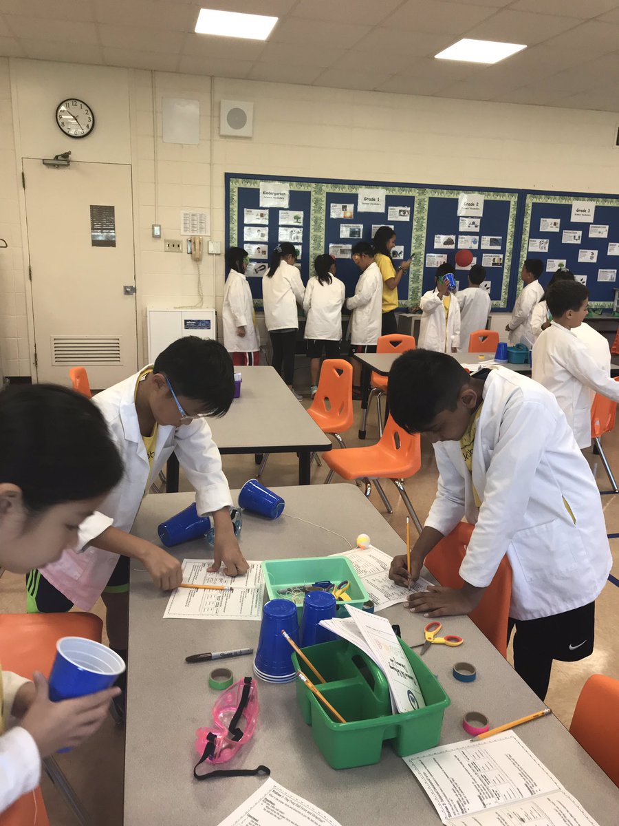 DiscoveryLabPOB's tweet photo. Exploring force with Ms. Patino’s #fourthgraders  #LoveScience at the #DiscoveryLab @Sezgregnyc @mrsclampittPOB @POBSchools @mrspatinoPOB https://t.co/QUv1IubqB9