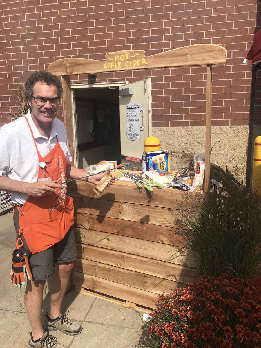 Celebrating Success Sharing at 2806 with a Fun Fall Theme.  Congratulations team on a successful half!@russ_brinkman <a href="/jennkbauer/">jennifer bauer</a> <a href="/kstolie/">Kstolie</a>