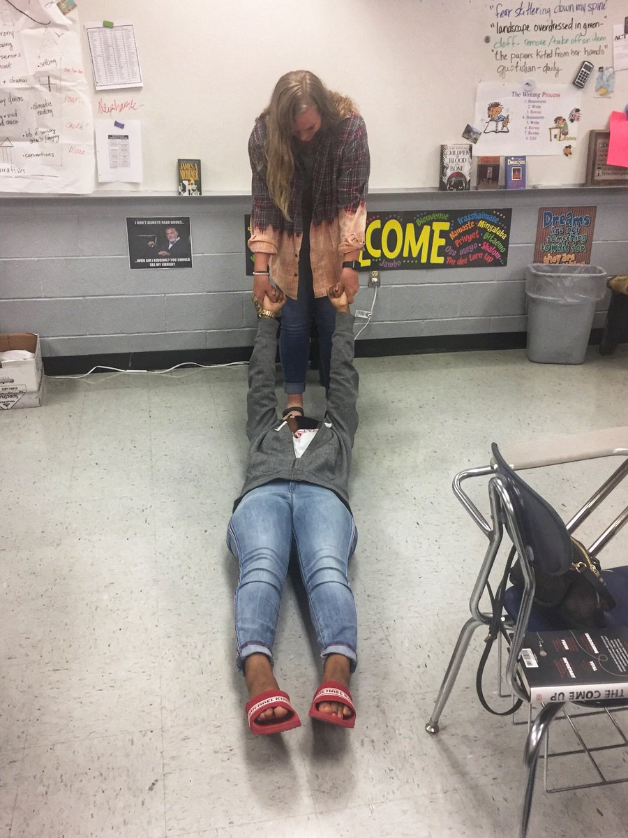 micjo0131's tweet photo. AE2’s (second block) Julius Caesar tableaux. @TweetDCS_CHHS https://t.co/U8eI2IzVuZ