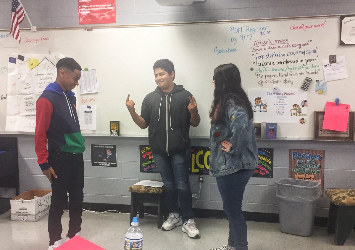 micjo0131's tweet photo. AE2’s (second block) Julius Caesar tableaux. @TweetDCS_CHHS https://t.co/U8eI2IzVuZ