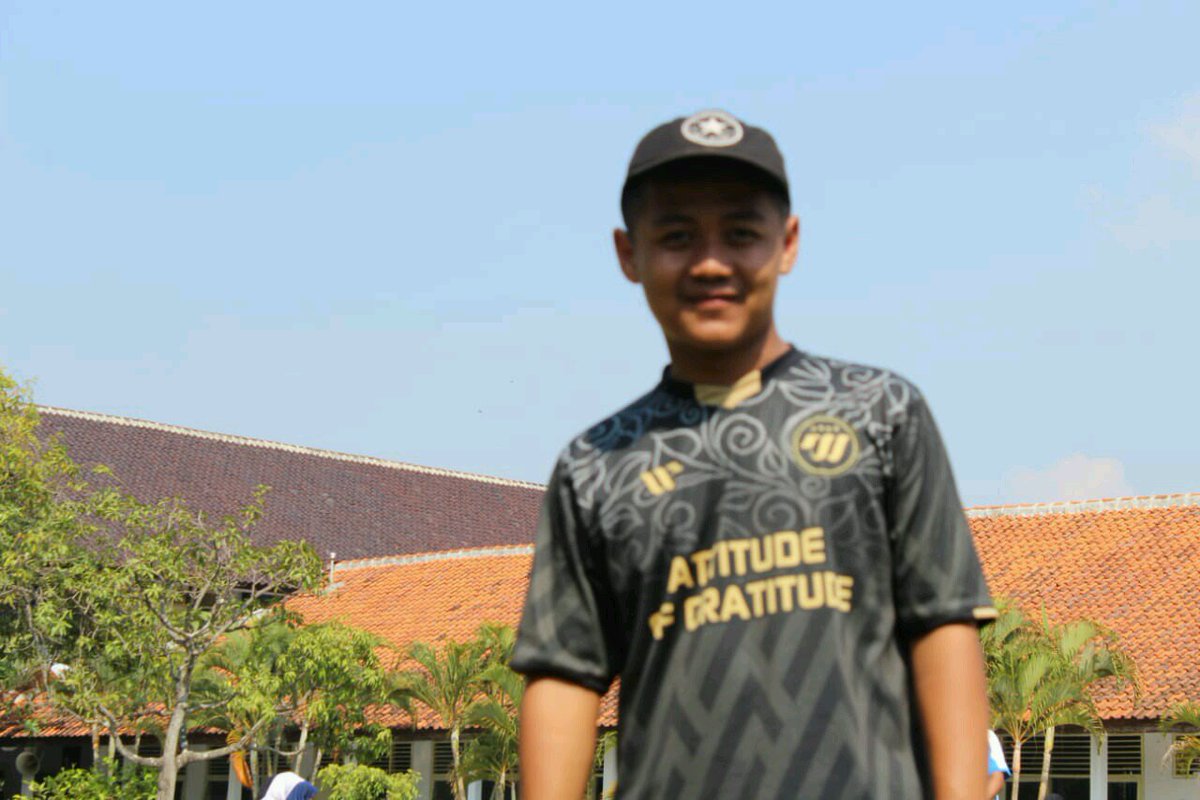 IvanFerdian11's tweet photo. Kalah tipis,menang mpringis ⚡ https://t.co/5FdrcPhfUH