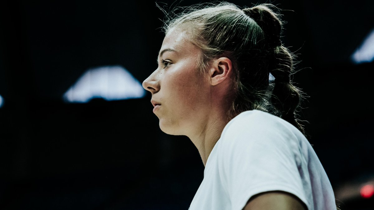 WVUVolleyball's tweet photo. Redshirt junior middle blocker Audrey Adams posted a career-high 16 kills on 25 attacks for a .560 hitting efficiency in tonight's sweep over Duquesne! #HailWV
FULL RECAP โคต๏ธ
๐ฐ https://t.co/OVlKz72SlW https://t.co/PdWjCeAXeQ