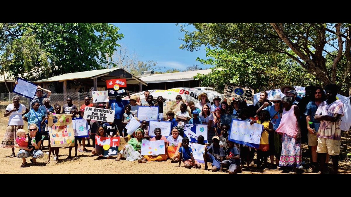 drmollyRG's tweet photo. Our Yirrkala #ClimateStrike ❤️ https://t.co/3BkFX5QaY2