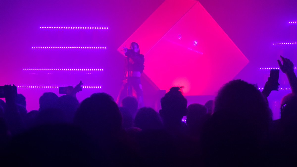 MonkeyDJayTM's tweet photo. Charli xcx concert was soooooooooo fucking good so glad  my amazing girlfriend dragged me along. Loved every single moment of it . https://t.co/AQp0lu8bQz