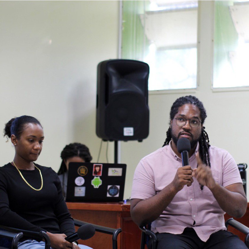 UWIMona_HumEdu's tweet photo. The wise words of Saeed Thomas, the man of many talents, were well received by the students at the “What Can I Do With My Humanities Degree?” Forum. 
Saeed stressed the importance of spending time to develop one's skills and talents. 

#HumanitiesFirst
#ForzaAzul
#EMHD https://t.co/5ft66op8x1