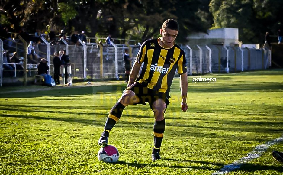 Hermoso Recuerdo cuando arranque en esta hermosa profesión cubriendo para Juveniles Peñarol  y viendo a un joven <a href="/jona2118/">Jonathan Rodríguez</a> demostrando todo su potencial siempre en 2 colores 💛🖤💛